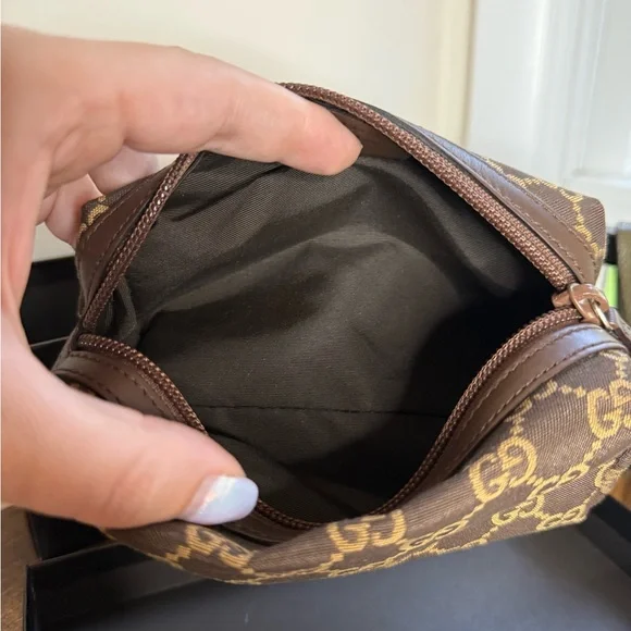 NWOT Gucci Tan and Brown Monogram Pouch - Picture 9 of 10